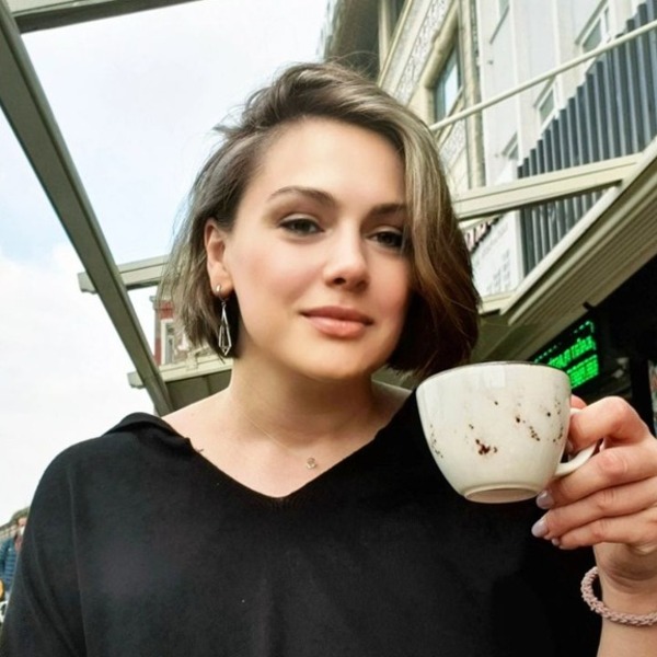 Яна